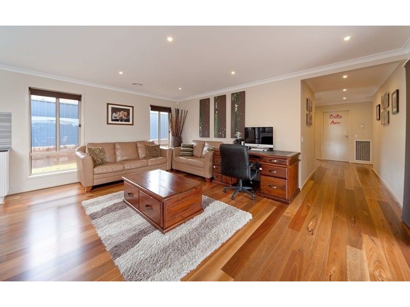 8 Mulberry Court, Lavington NSW 2641