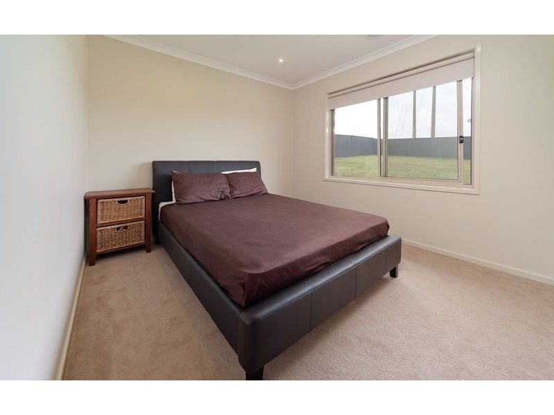 8 Mulberry Court, Lavington NSW 2641