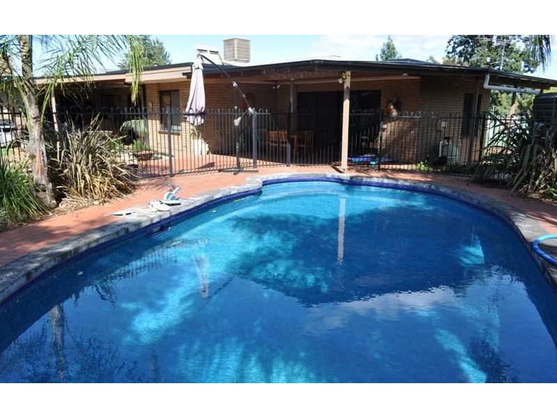 335 Parkland Crescent, Lavington NSW 2641