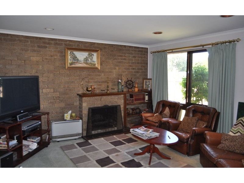 335 Parkland Crescent, Lavington NSW 2641