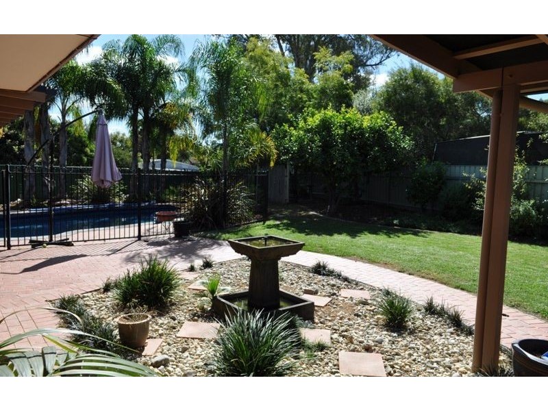 335 Parkland Crescent, Lavington NSW 2641