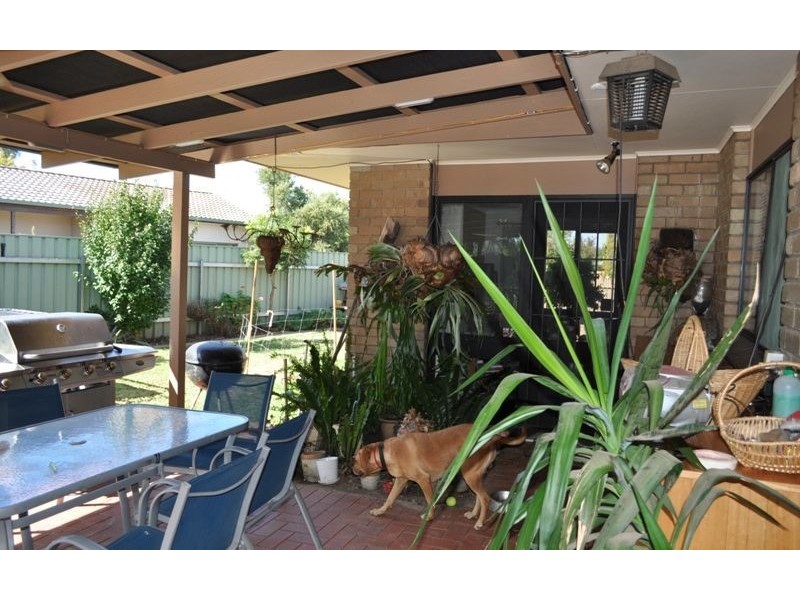 335 Parkland Crescent, Lavington NSW 2641