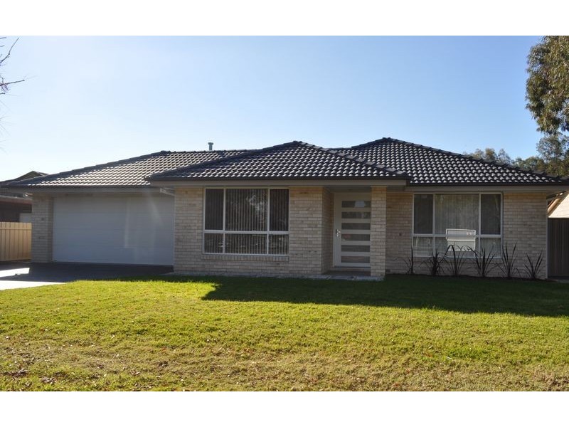 376 Kaitlers Road, Lavington NSW 2641