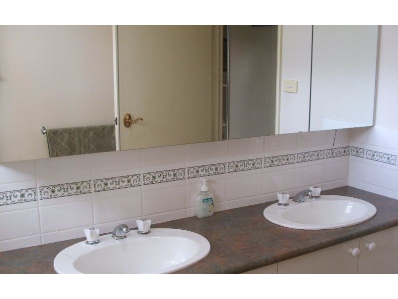 589 Zago Court, Lavington NSW 2641