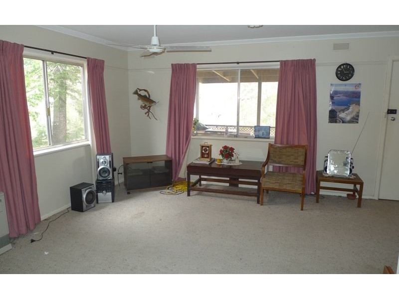 19 Jitema Street, Dartmouth VIC 3701
