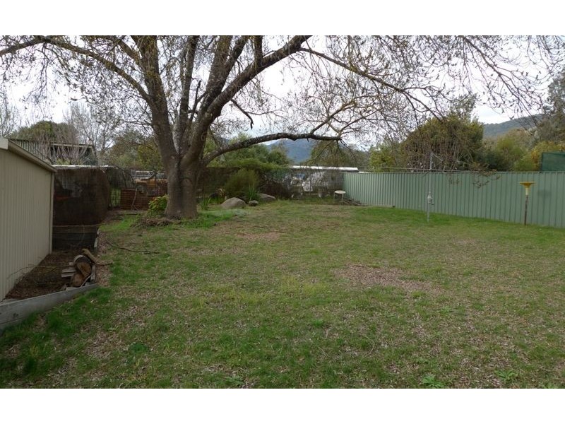 19 Jitema Street, Dartmouth VIC 3701
