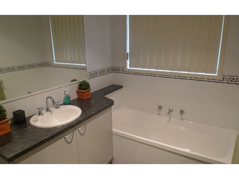 31 Daysdale Way, Thurgoona NSW 2640