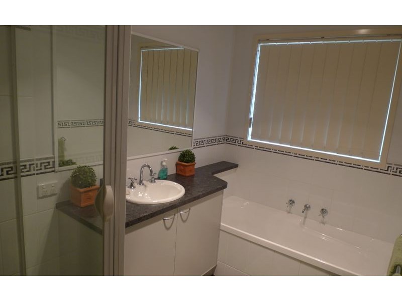 31 Daysdale Way, Thurgoona NSW 2640