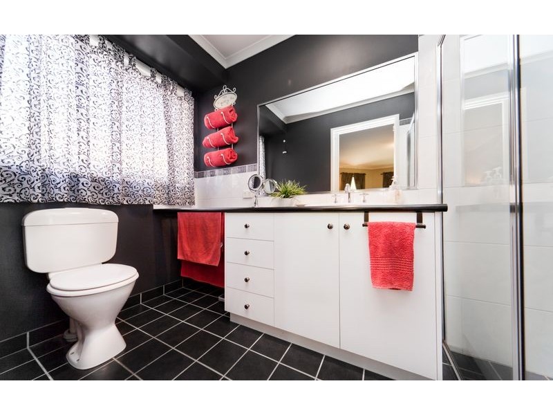 49 Daysdale Way, Thurgoona NSW 2640