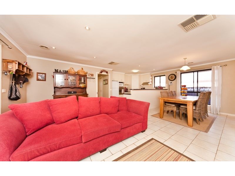 49 Daysdale Way, Thurgoona NSW 2640