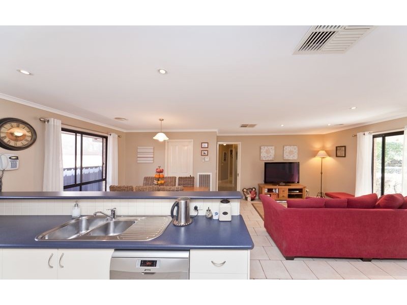 49 Daysdale Way, Thurgoona NSW 2640