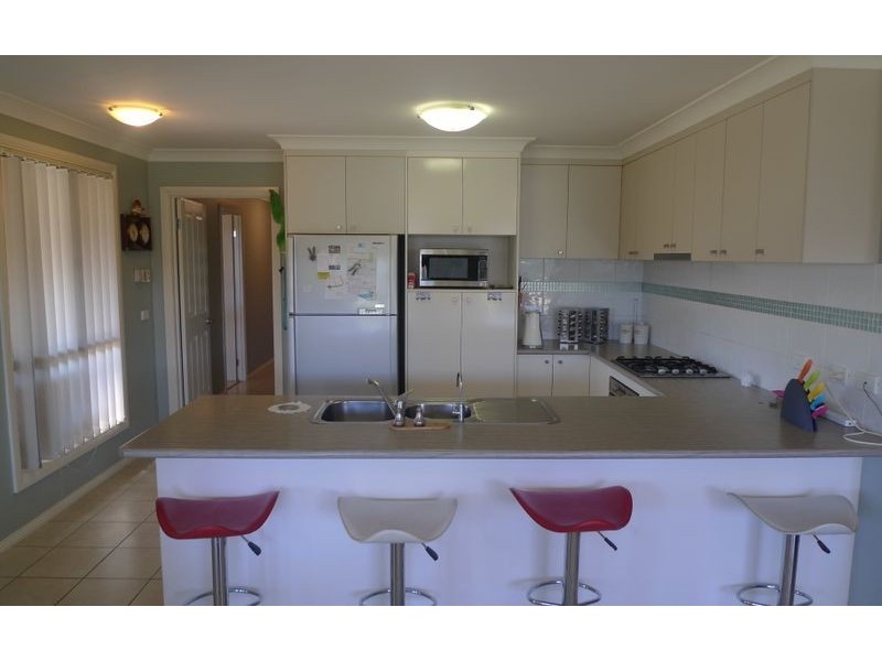 5 Emily Court, Howlong NSW 2643