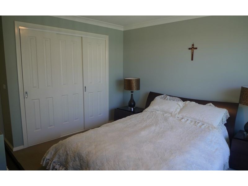 5 Emily Court, Howlong NSW 2643