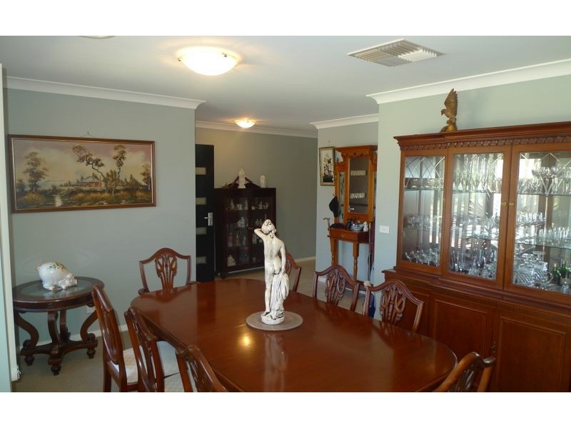 5 Emily Court, Howlong NSW 2643