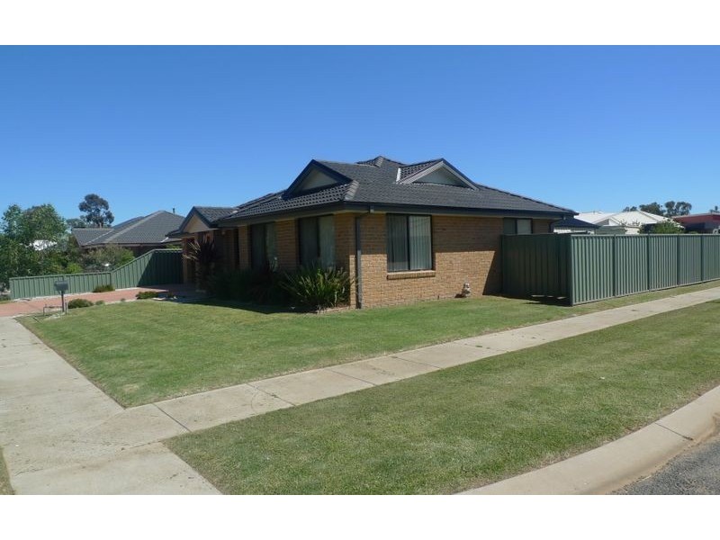5 Emily Court, Howlong NSW 2643