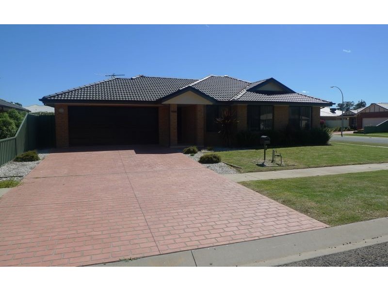 5 Emily Court, Howlong NSW 2643