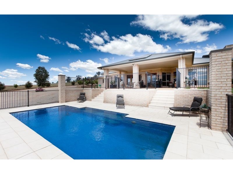 91 Alexandra Way, Table Top NSW 2640