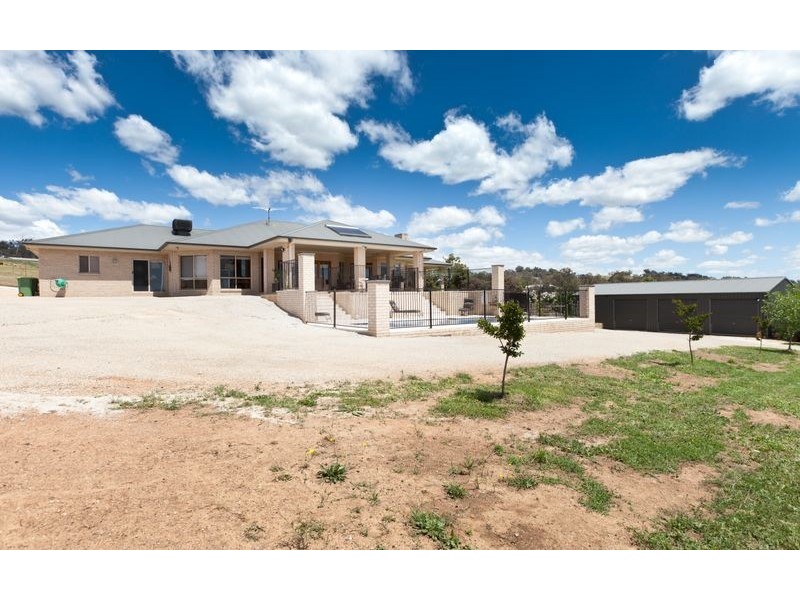 91 Alexandra Way, Table Top NSW 2640