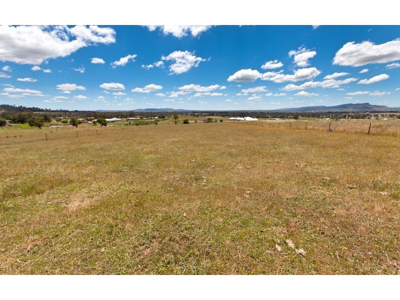 91 Alexandra Way, Table Top NSW 2640