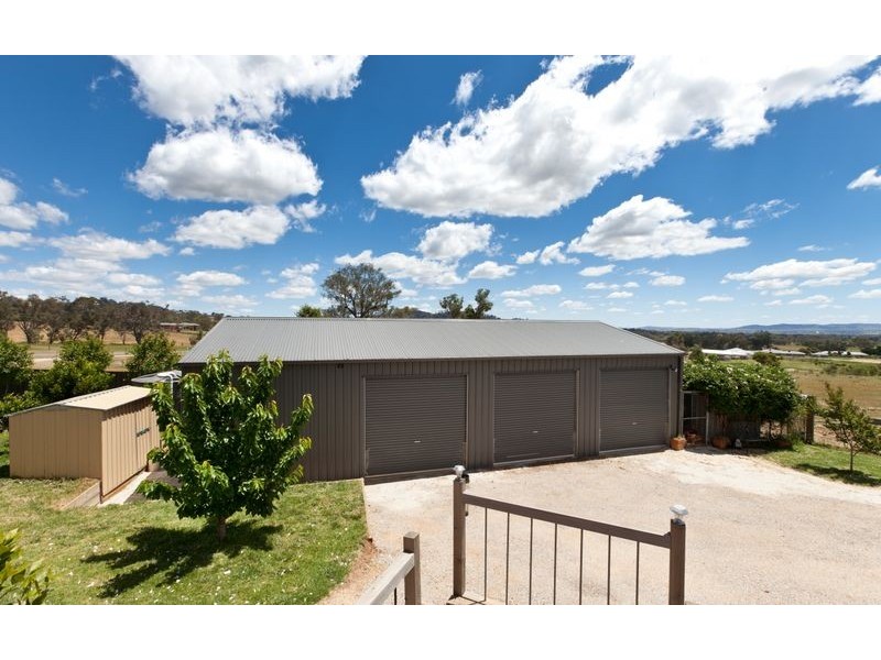 91 Alexandra Way, Table Top NSW 2640