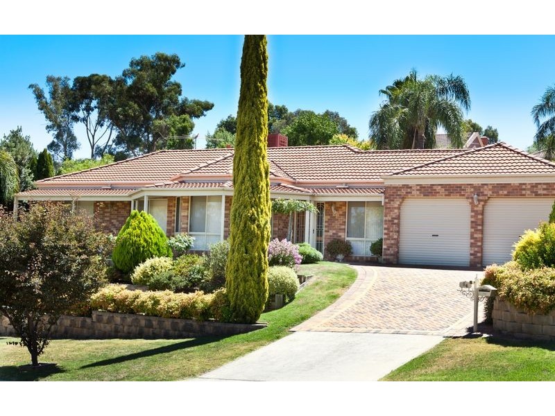 54 Southernview Drive, Albury NSW 2640