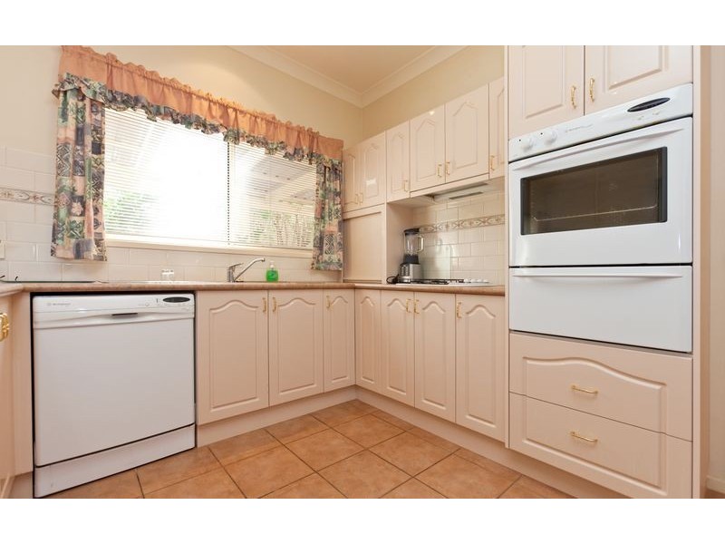 54 Southernview Drive, Albury NSW 2640