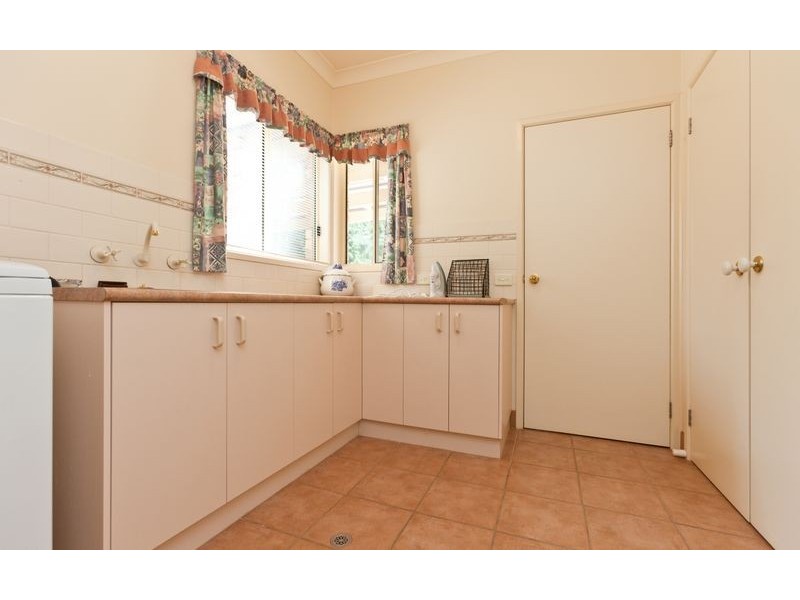 54 Southernview Drive, Albury NSW 2640