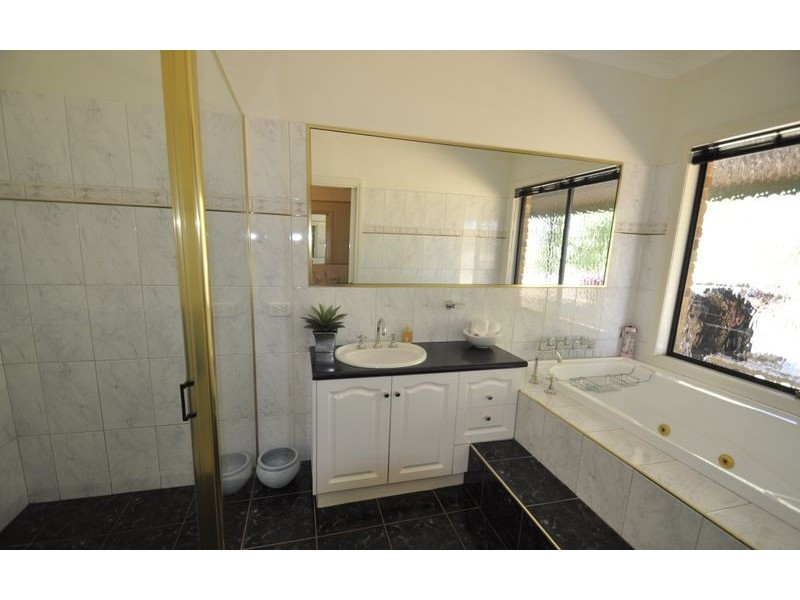 280 Tynan Road, Table Top NSW 2640