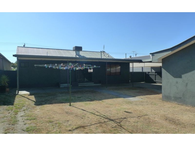 387 Eden Street, Lavington NSW 2641