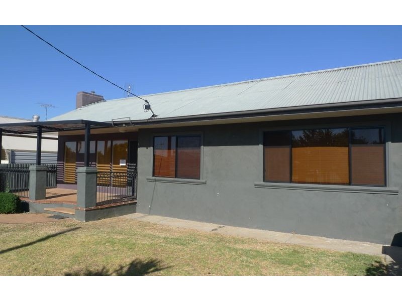 387 Eden Street, Lavington NSW 2641