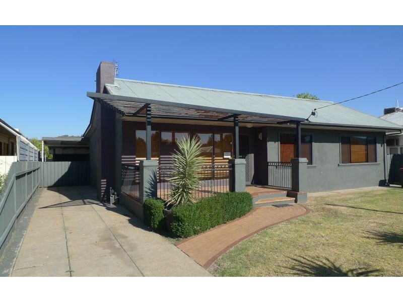 387 Eden Street, Lavington NSW 2641
