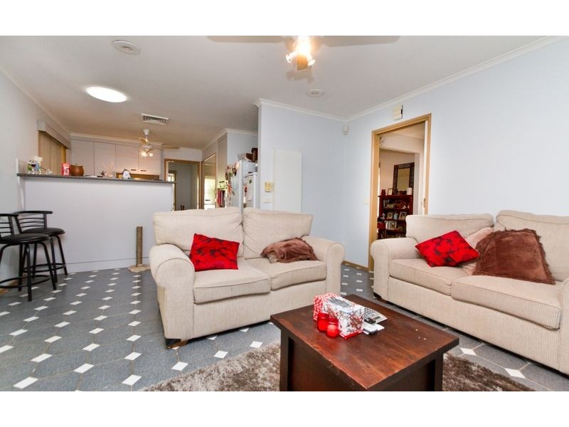 73 Southernview Drive, West Albury NSW 2640