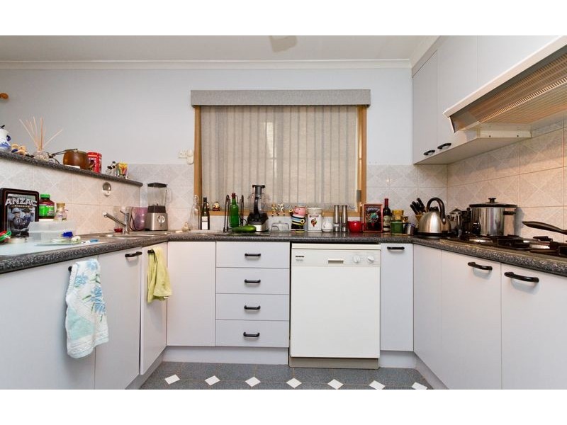 73 Southernview Drive, West Albury NSW 2640