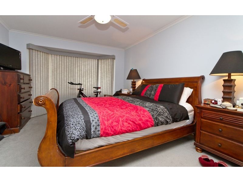 73 Southernview Drive, West Albury NSW 2640