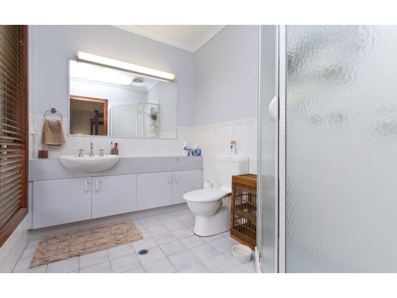 22 Sarson Road, Lavington NSW 2641