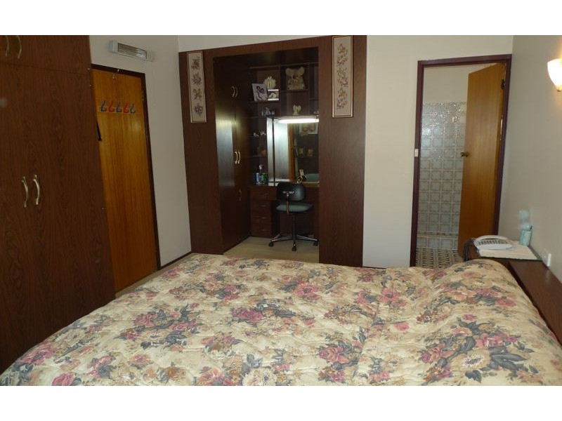 583 Whinray Crescent, East Albury NSW 2640