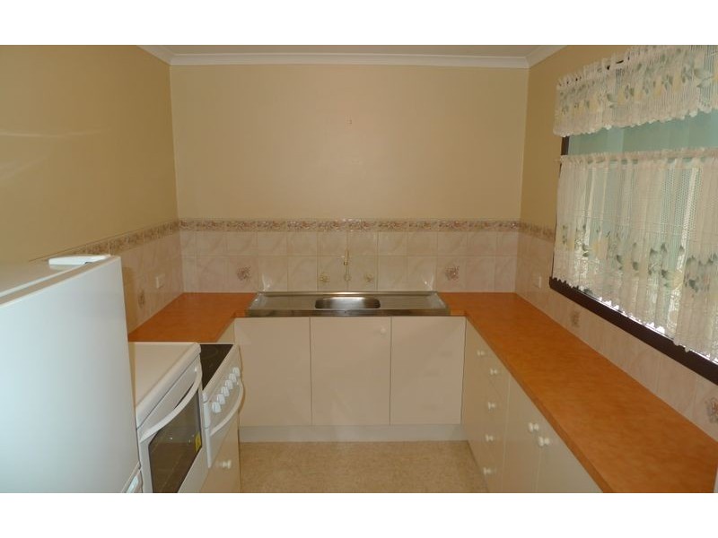 1/410 Kotthoff Street, Lavington NSW 2641