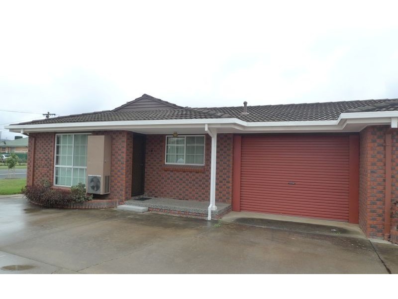 1/410 Kotthoff Street, Lavington NSW 2641