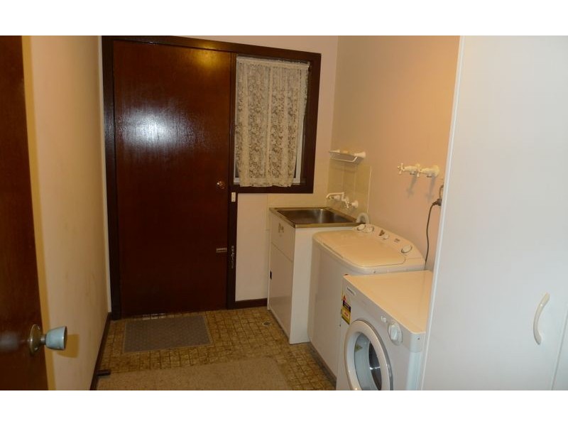 1/410 Kotthoff Street, Lavington NSW 2641