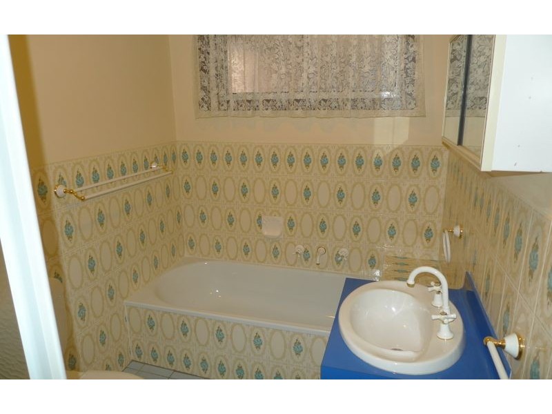 1/410 Kotthoff Street, Lavington NSW 2641