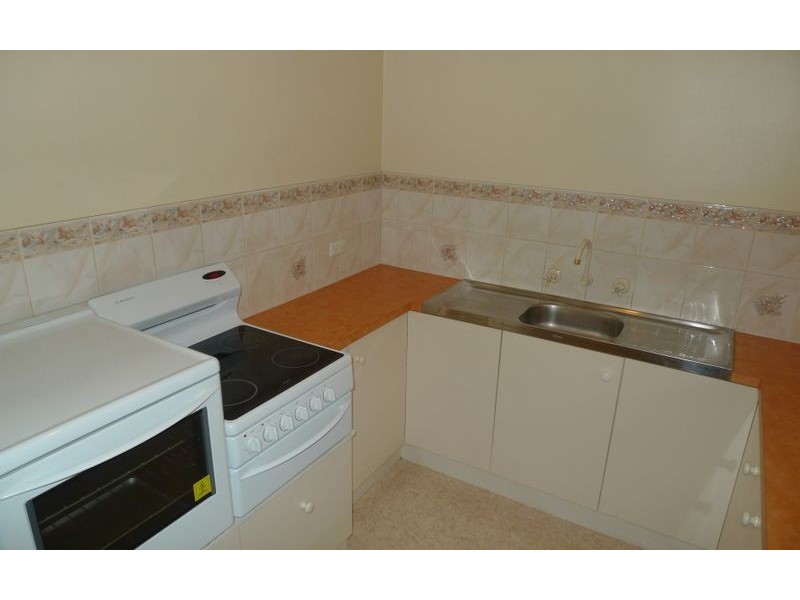 1/410 Kotthoff Street, Lavington NSW 2641