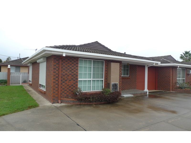 1/410 Kotthoff Street, Lavington NSW 2641