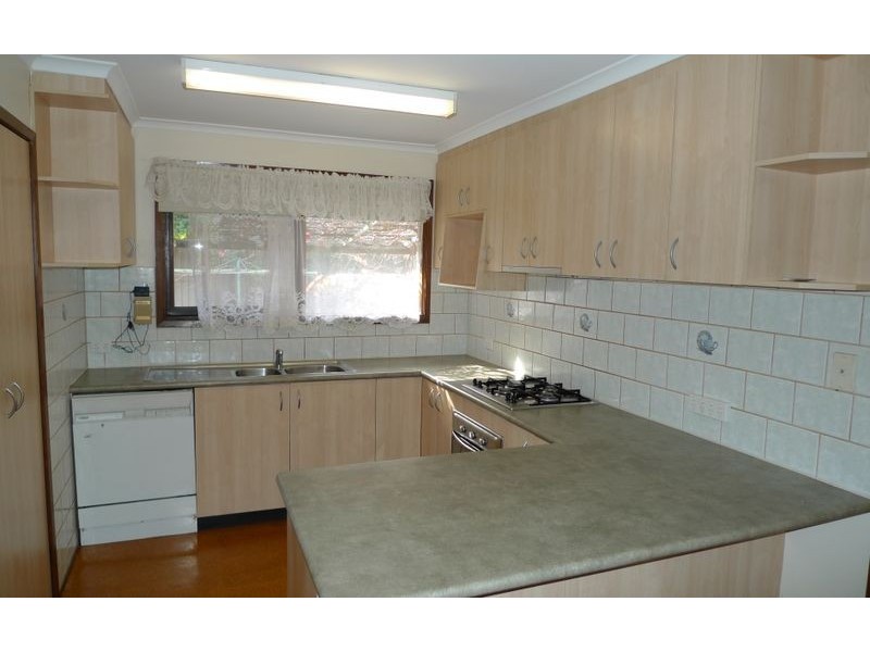 332 Haines Court, Lavington NSW 2641