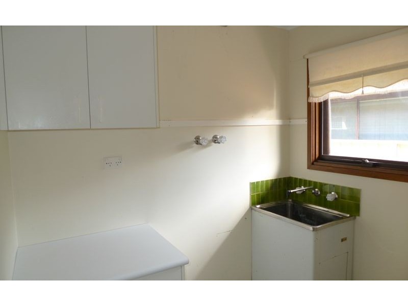 332 Haines Court, Lavington NSW 2641