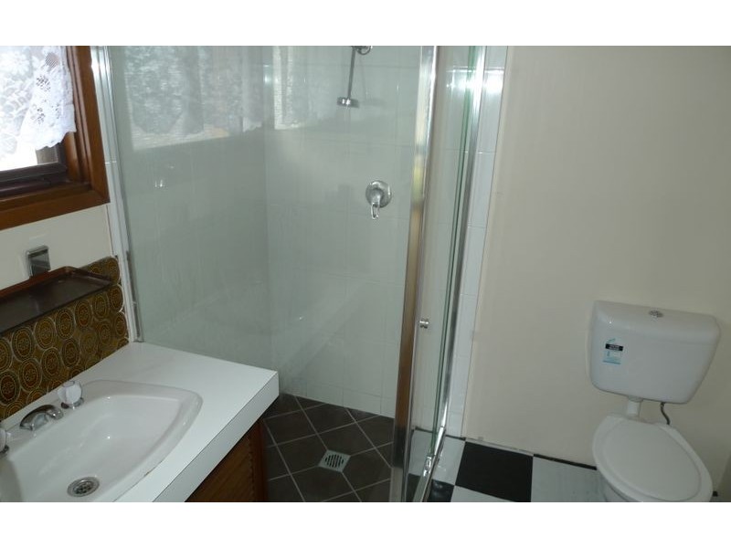 332 Haines Court, Lavington NSW 2641