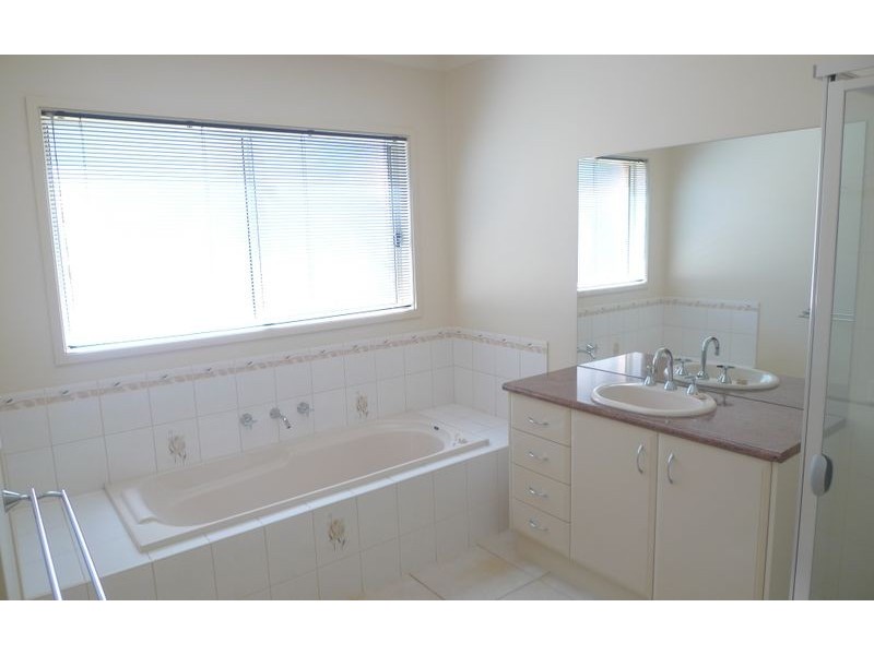 24 Kirkpatrick Court, Albury NSW 2640