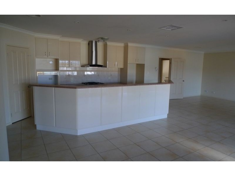 24 Kirkpatrick Court, Albury NSW 2640