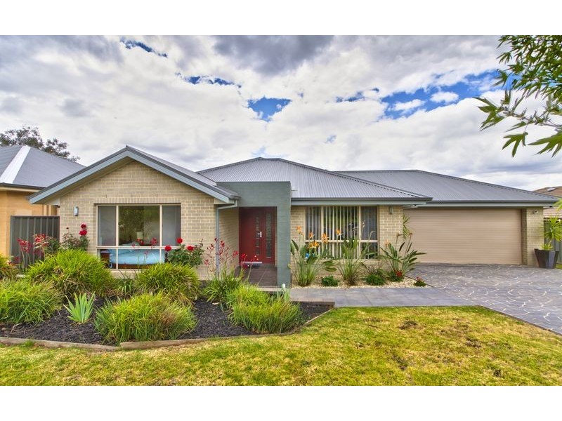 24 Squirrel Glider Drive, Thurgoona NSW 2640