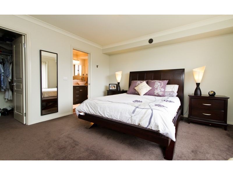 24 Squirrel Glider Drive, Thurgoona NSW 2640