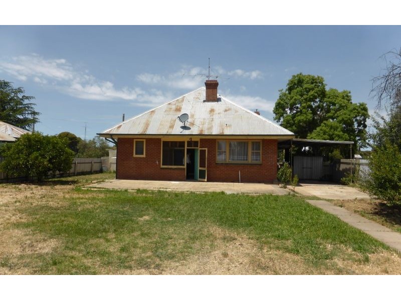 2 Queen Street, Culcairn NSW 2660